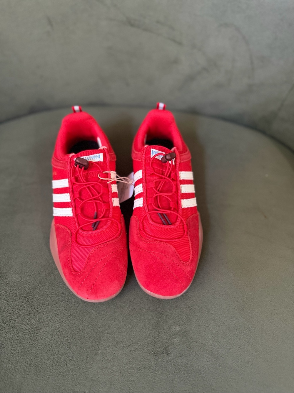 NWT adidas Red Low-Top Sneakers with White Stripes flamboyan - Picture 2 of 5